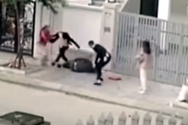 cong-an-xac-minh-vu-nguoi-dan-ong-bi-danh-da-man-tren-duong-o-ha-noi-2208