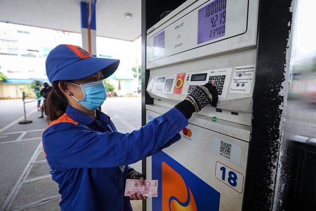 xang-dau-nhatt-thinh-1738197118350187197312_11zon