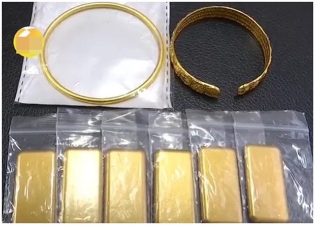 de-quen-tui-vang-2042