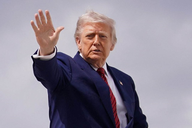 ong-Trump-quay-sang-chi-trich-ong-Zelensky-sau-khi-Nga-tap-kich-du-doi-chua-tung-co-trump-1-1748243989-238-width1080height720