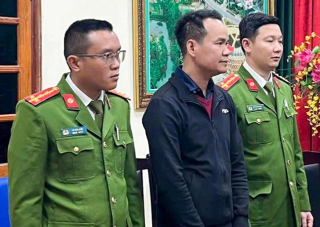 tam-giu-tai-xe-xe-khach-tu-gay-tai-nan-tren-quoc-lo-6-khien-3-nguoi-tu-vong-1-edited-1768727094024_11zon