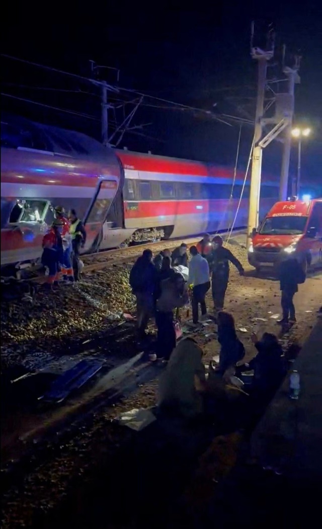 2-1768786699-897-width1242height2038