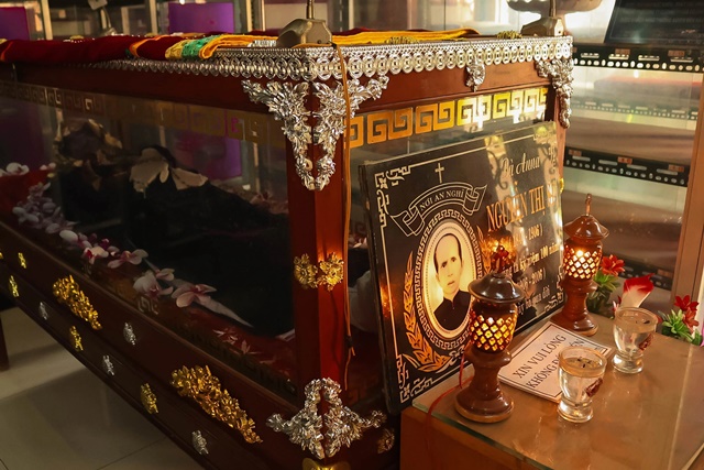 quan-tai-kinh-ba-anna-nguyen-thi-si-1768979987691427231451_11zon