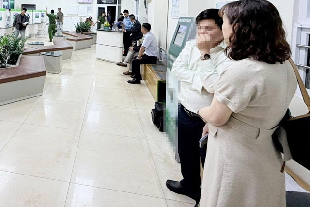 vu-2-ten-cuop-ngan-hang-om-18-ty-dong-som-chut-chac-da-mat-tien-ty-2-edited-1769484331293_11zon