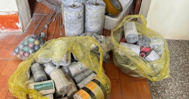 nhom-thanh-thieu-nien-tu-san-xuat-phao-no-rao-ban-tren-mang-duoi-vo-boc-qua-tet-1-05570264