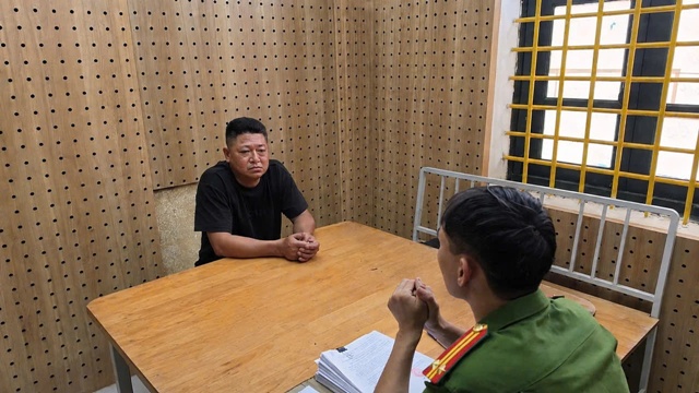 sau-va-cham-giao-thong-nguoi-dan-ong-o-hung-yen-dam-vao-dau-doi-phuong-roi-cuong-doat-tien-2314_11zon