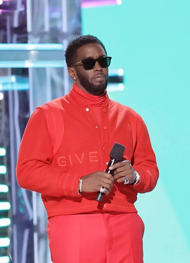 Sean 'Diddy' Combs bị buộc tội có hành vi đồi bại trong sáu vụ kiện mới,  nạn nhân 16 và 19 tuổi