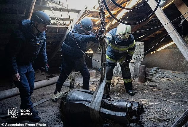 92197629-14097043-In_this_photo_provided_by_the_Ukrainian_Emergency_Service_emerge-a-10_1731953292274_11zon