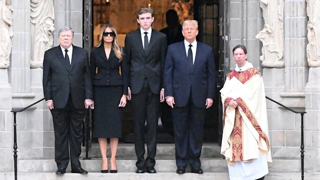 0ccfa196506c-barron-trump-melania-donald-funeral-jpg_11zon (1)