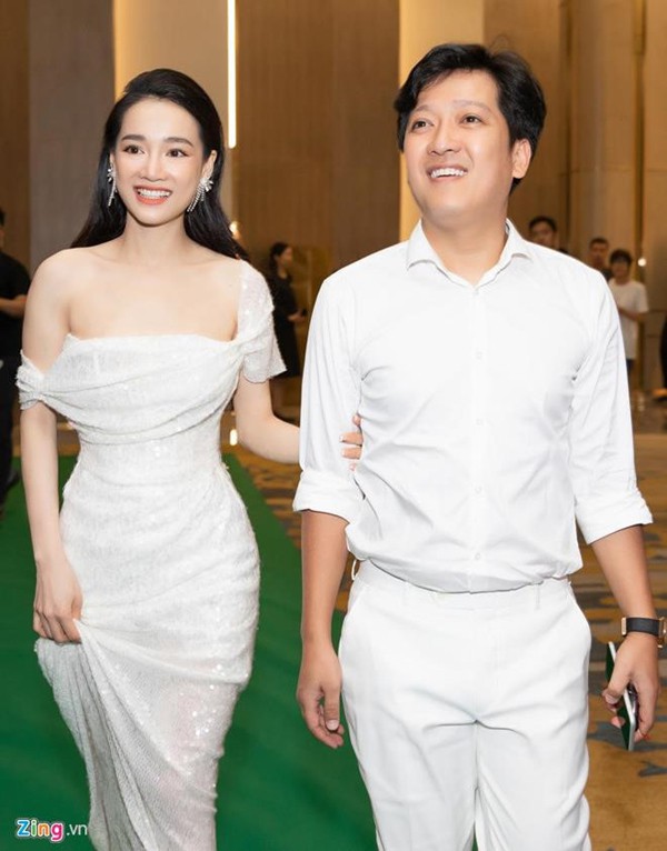 Động thái không ngờ của Nhã Phương khi Trường Giang bị chỉ trích hôn trộm Hoa hậu Thùy Tiên