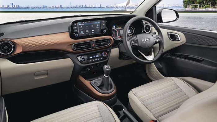 Toyota Corolla Altis ‘choáng váng’ trước đối thủ mới: Giá rẻ ngang Honda SH, trang bị long lanh ảnh 3