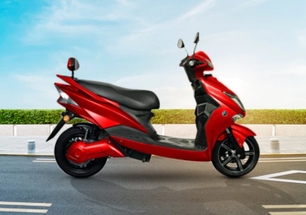 Siêu đối thủ Honda Vision giá chỉ 27 triệu: Rẻ hơn Honda Air Blade 20 triệu, thiết kế 'nổi bần bật' ảnh 1