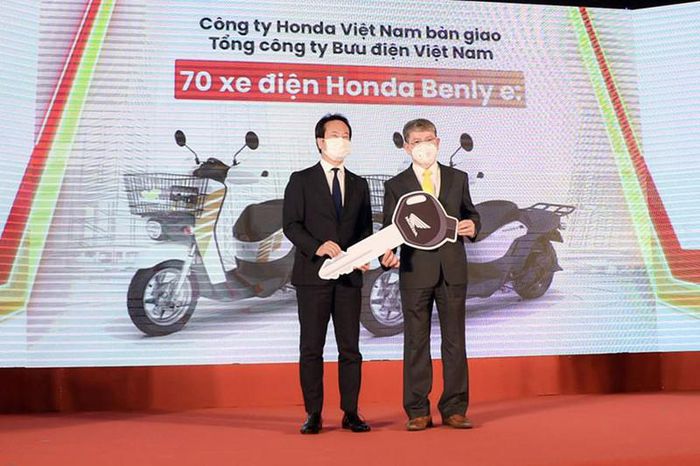 Mẫu xe máy Honda mới lộ diện tại Việt Nam gây sốt với thiết kế độc lạ, dân tình háo hức vì lý do này ảnh 1