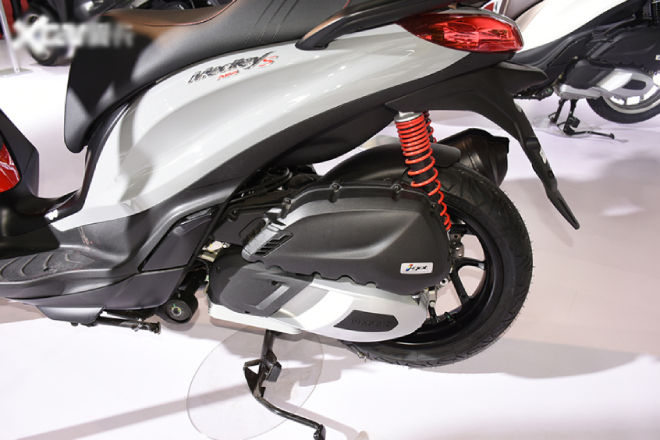 Lộ diện đối thủ Honda SH 350i: Giá rẻ hơn 'vua tay ga' 100 triệu, trang bị và thiết kế mê mẩn ảnh 2