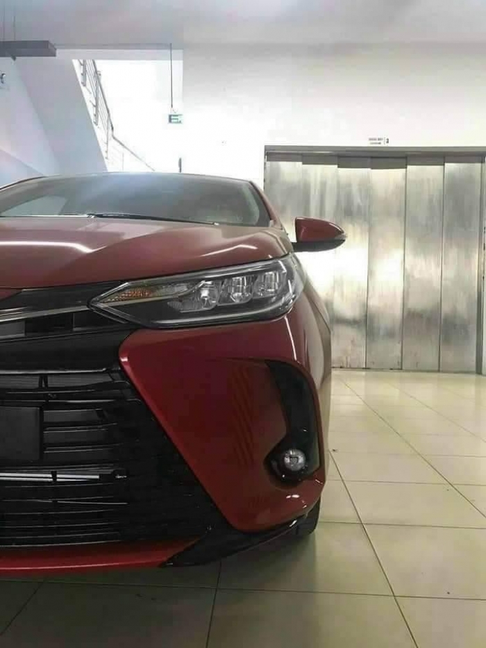 Toyota Vios 2021 bất ngờ về đại lý, quyết lấn lướt Honda City, Hyundai Accent bằng trang bị ngầu đét ảnh 1