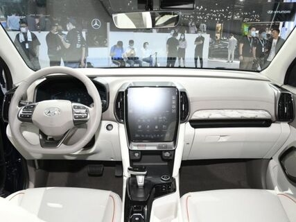 Kỳ phùng địch thủ Honda CR-V xuất hiện: Giá rẻ hơn Mazda CX-5 tận 300 triệu, trang bị so kè Fortuner ảnh 2