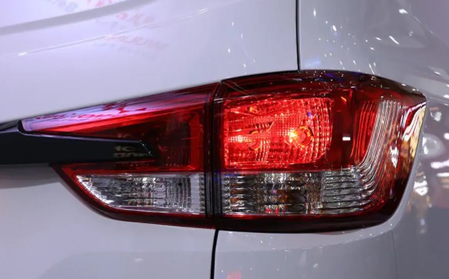 Siêu phẩm MPV giá 227 triệu ‘lấn lướt’ Mitsubishi Xpander: Rẻ hơn Toyota Innova 2021 hàng trăm triệu ảnh 2