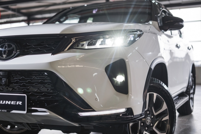 Sau Toyota Innova, Toyota Fortuner 2021 chính thức ra mắt: Thiết kế 'đỉnh của chóp', động cơ dữ dội ảnh 2