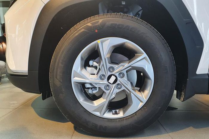 Soi cận cảnh Hyundai Tucson 2022 bản rẻ nhất: Diện mạo sang chảnh so kè Honda CR-V, Mazda CX-5 ảnh 4