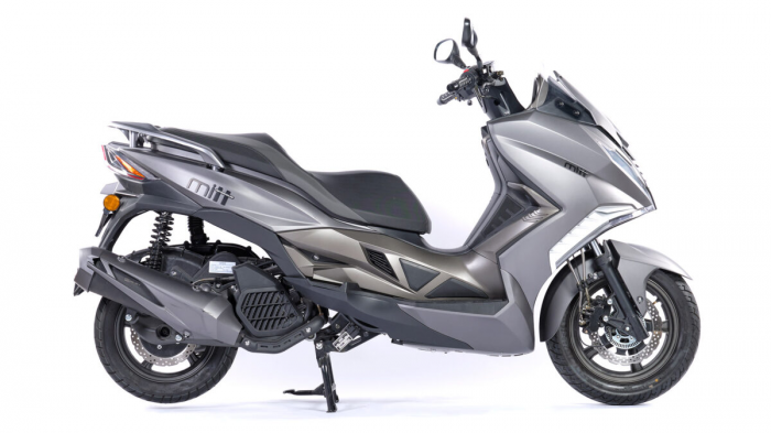 Kỳ phùng địch thủ Honda Forza lộ diện: Giá ngang Honda SH 150i ở Việt Nam, trang bị tuyệt đỉnh ảnh 1