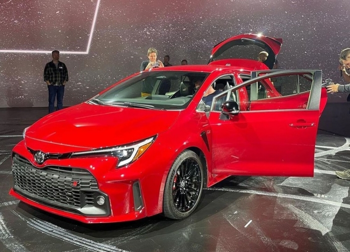 Cực phẩm Toyota GR Corolla 2023 lộ diện, quyết so kè Honda Civic Type R bằng thiết kế xuất sắc ảnh 1