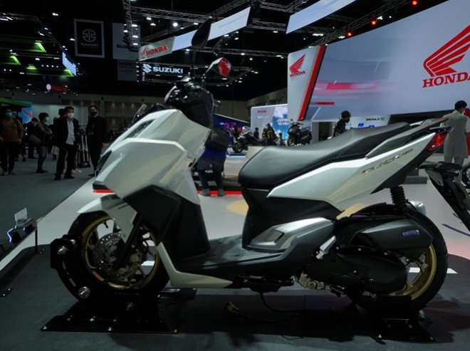 'Mối đe dọa' Honda SH 150i 2021 ra mắt với giá từ 43 triệu: Ngoại hình nổi bần bật, công nghệ bá đạo ảnh 3