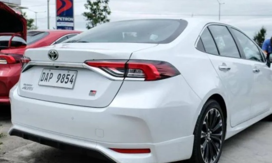 Toyota Corolla Altis GR Sport 2022 ra mắt: Công nghệ đỉnh cao 'đè bẹp' Honda Civic, Hyundai Elantra ảnh 3