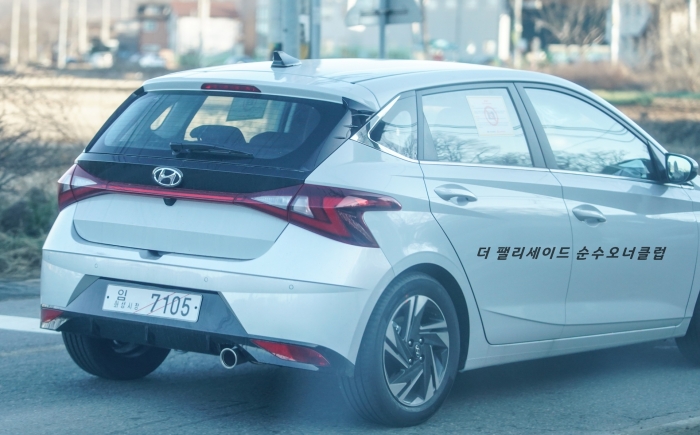 Ảnh thực tế của Hyundai i20 2020 - đối thủ đang khiến Toyota Yaris 'ngồi trên đống lửa'