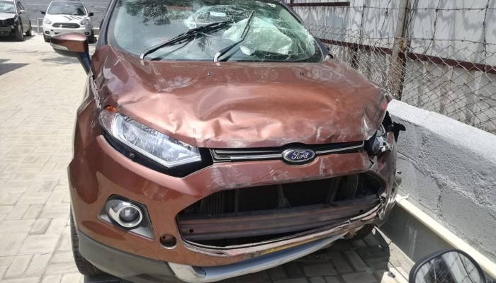 Ford EcoSport gặp tai nạn
