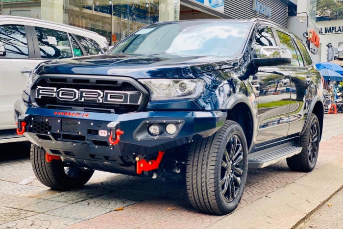 Ford Everest giảm giá gần 200 triệu