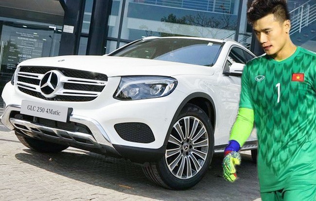 đại gia tặng Mercedes-Benz cho thủ môn Bùi Tiến Dũng