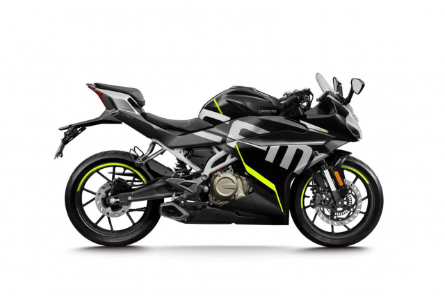 CFMoto 300SR đã lộ diện, đối thủ mới đáng gờm khiến Yamaha R3 lo sốt vó