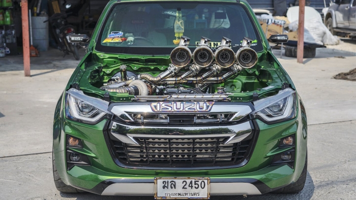 Chủ xe Isuzu D-Max lắp hẳn 5 máy tăng áp cho động cơ, nhiều hơn cả số xi-lanh