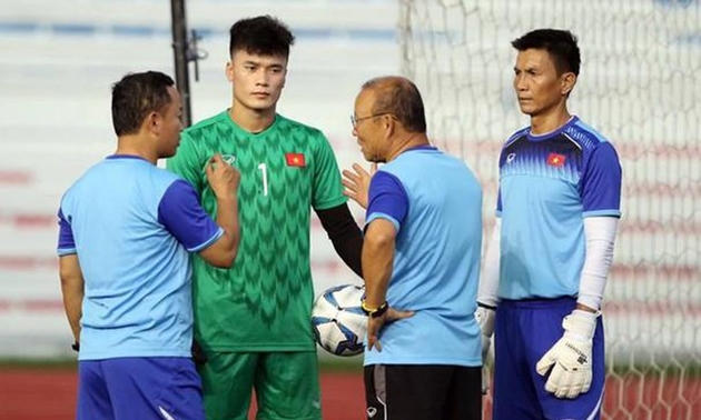 Chia tay ĐT Việt Nam, trợ lý đắc lực của HLV Park bất ngờ gia nhập CLB Hà Nội trước thềm AFF Cup