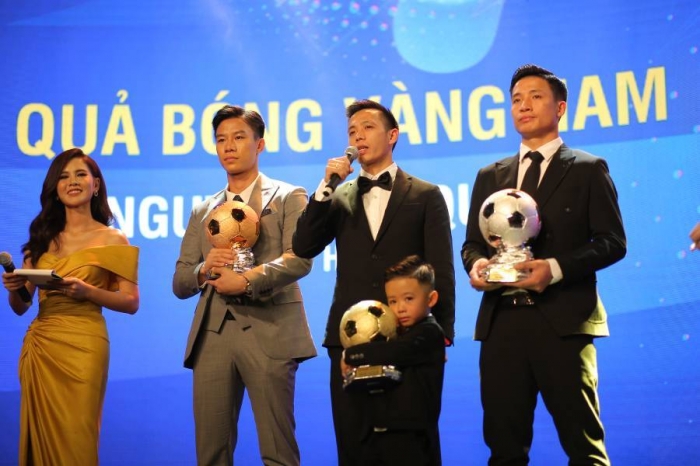 Quả bóng vàng 2021 có bước ngoặt mới, dàn sao ĐT Việt Nam nhận 'tối hậu thư' trước thềm AFF Cup