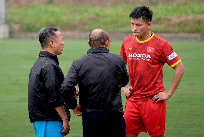 ĐT Việt Nam 'gặp hạn' trước ngày đấu Nhật Bản, HLV Park bất ngờ gạch tên 'người hùng Thường Châu'