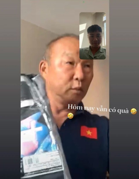 Truyền nhân Đặng Văn Lâm lỡ hẹn với AFF Cup 2021, HLV Park và dàn sao ĐT Việt Nam gửi lời động viên