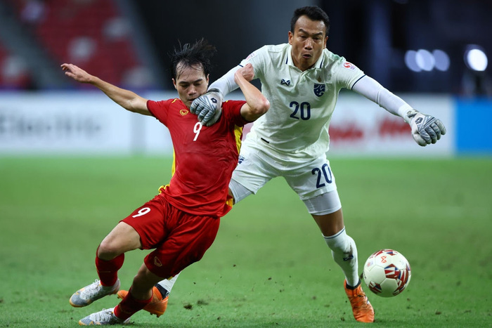 AFF Cup 2021: HLV châu Âu chỉ ra điểm yếu khiến ĐT Việt Nam thua Thái Lan, VAR cũng không cứu nổi