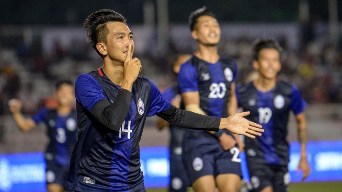 Hết cửa đi tiếp, HLV Campuchia bất ngờ muốn tiễn ĐT Việt Nam về nước sớm sau vòng bảng AFF Cup 2021