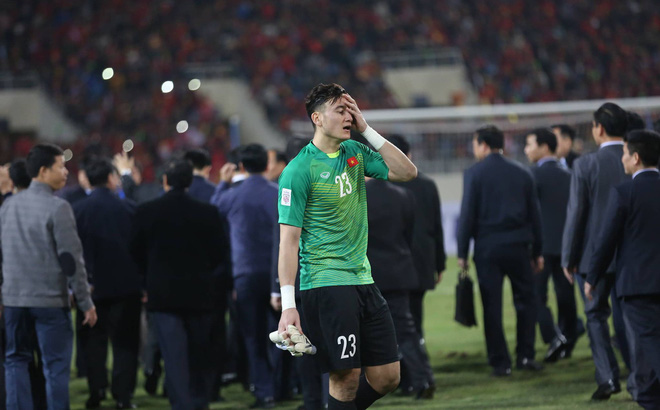 Vừa sang Nhật Bản ít ngày, thủ môn ĐT Việt Nam đã nhận tin kém vui từ đội bóng mới