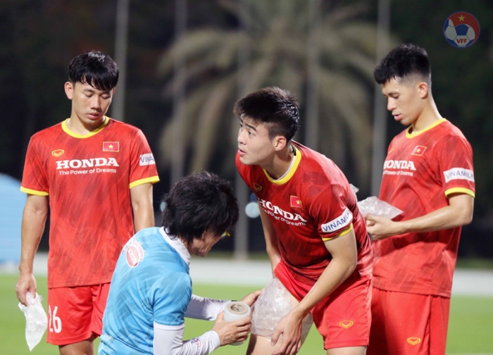 Đội tuyển Việt Nam vã mồ hôi với cơn ác mộng tại UAE, HLV Park lo lắng vì 3 trò cưng phải tập riêng