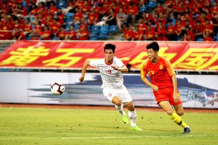 Trước ngày cùng ĐT Việt Nam dự VL World Cup, siêu tiền đạo của HLV Park bất ngờ được AFC vinh danh