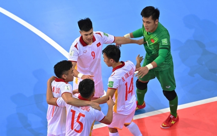 Suýt lập siêu phẩm để đời, thủ môn ĐT Việt Nam được FIFA vinh danh sau trận thắng ở World Cup