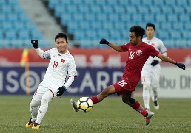 Tin bóng đá tối 12/11: Bại tướng của HLV Park gây sốt trước World Cup; Quang Hải ghi điểm ở Pau FC?