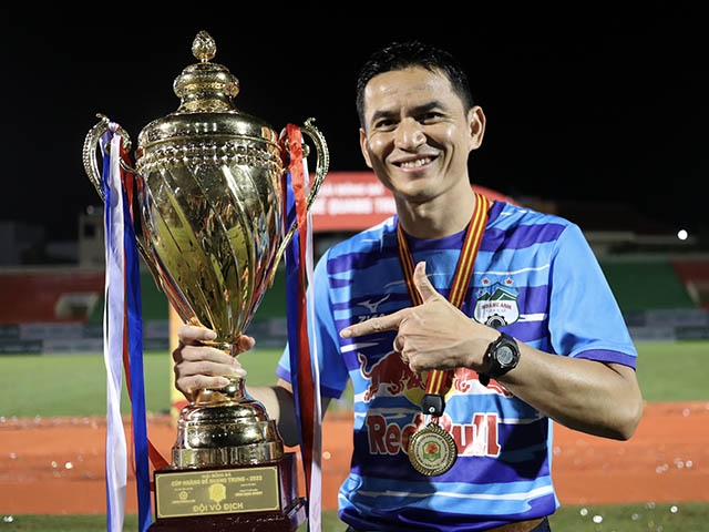 ĐT Việt Nam vượt mặt Thái Lan giành vé dự VCK World Cup, HLV Kiatisak có phản ứng khiến NHM bất ngờ