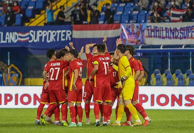 ĐT Việt Nam gặp bất lợi 'trên trời rơi xuống', VFF đưa ra thay đổi cuối cùng trước bán kết U23 ĐNÁ