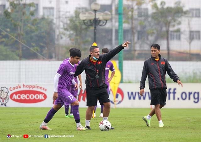 Tin bóng đá tối 16/3: Quang Hải chốt tương lai; ĐT Việt Nam có 'viện binh' châu Âu trước Dubai Cup