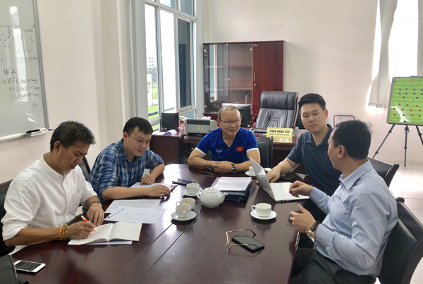 HLV Park chốt kế hoạch với VFF, ĐT Việt Nam tự tin vượt mặt Trung Quốc lần thứ 2 ở VL World Cup 2022