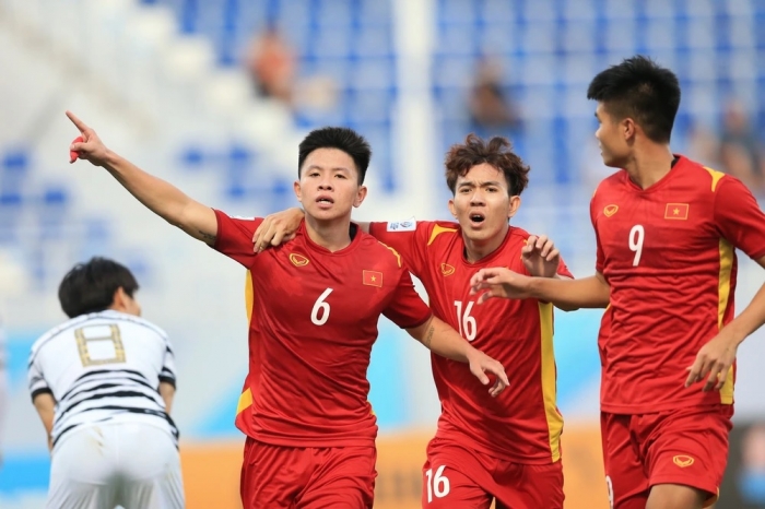 Người hùng U23 Việt Nam báo tin dữ, Hà Nội FC khủng hoảng trước đại chiến ngày V.League 2022 trở lại