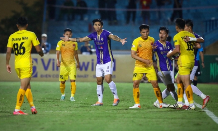 Đoàn Văn Hậu tái xuất V.League sau 2 năm, HLV Park và ĐT Việt Nam nhận thêm bất ngờ lớn từ bầu Hiển